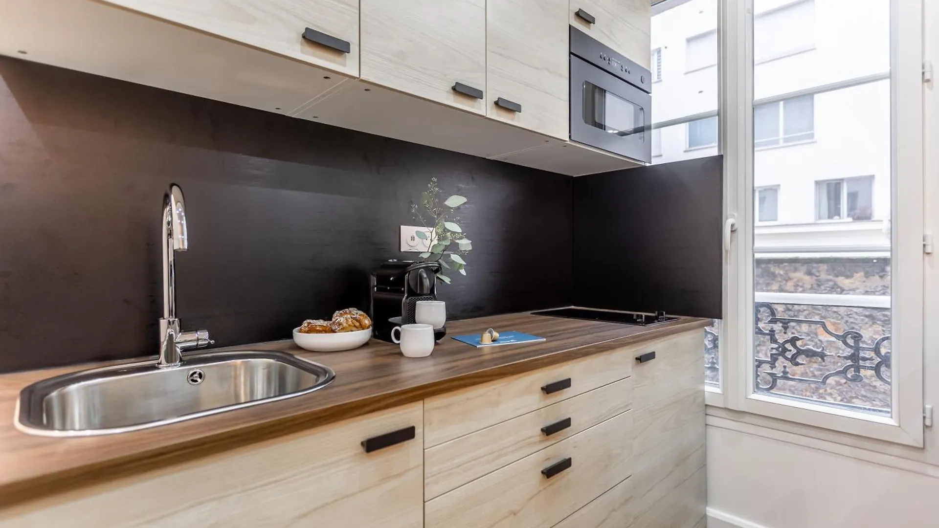 Sweett - Place De L'etoile Apartment