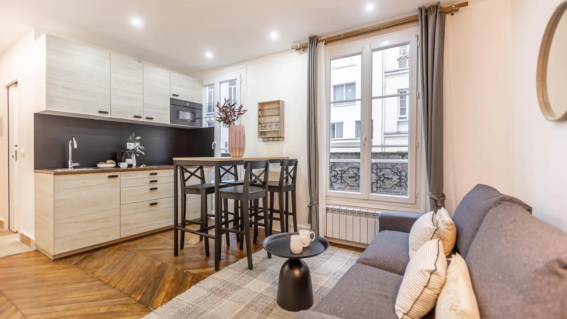 Sweett - Place De L'etoile Daire